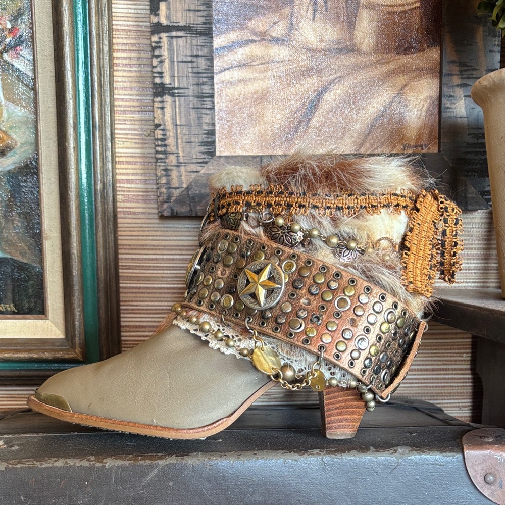 Upcycled Vintage Tan Leather Ankle Boots faux Fur western Studs stacked heel 80s